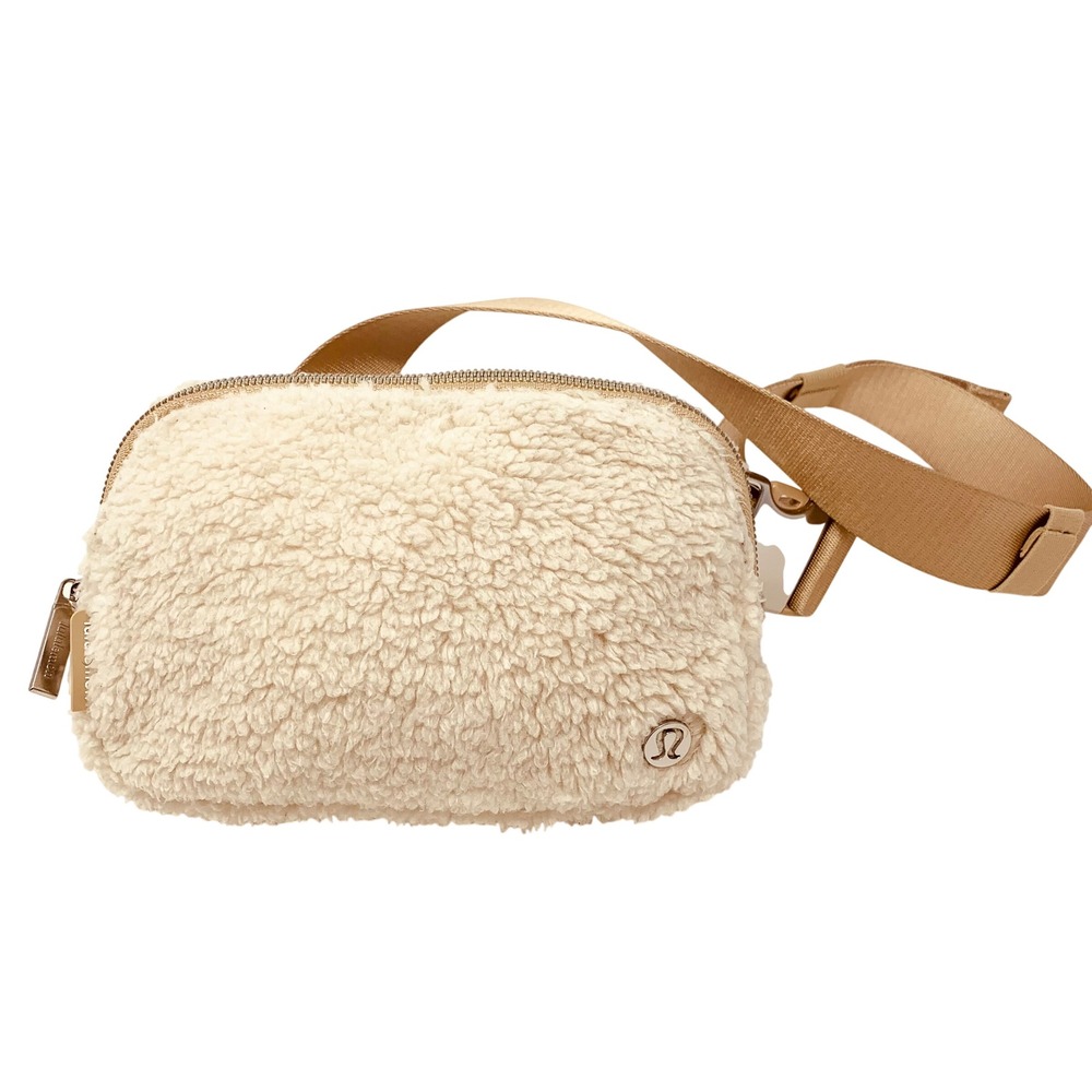 Lululemon Everywhere Belt Bag Fleece Ivory Cream Sherpa Waist Pack 1L Bag EUC